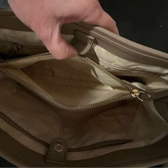 Kate Spade Emerson Place Phoebe Smooth Bag in nude retail $360 - Picture 10 of 14